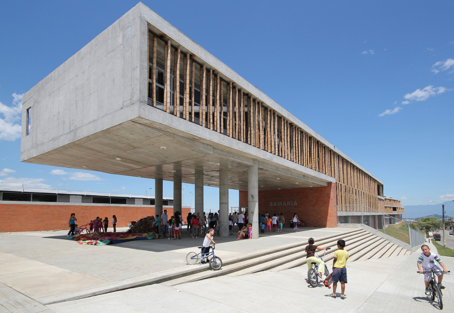 When the School Becomes the City: Community-Centered Projects in the Global South