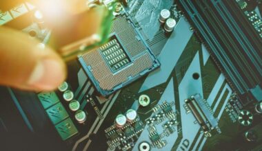 Wells Fargo Bullish on QUALCOMM (QCOM) Amid $100+ Billion AI Inference Market Opportunity