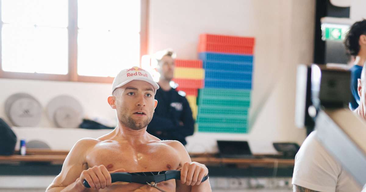 Hybrid training hacks with HYROX pro Jake Dearden