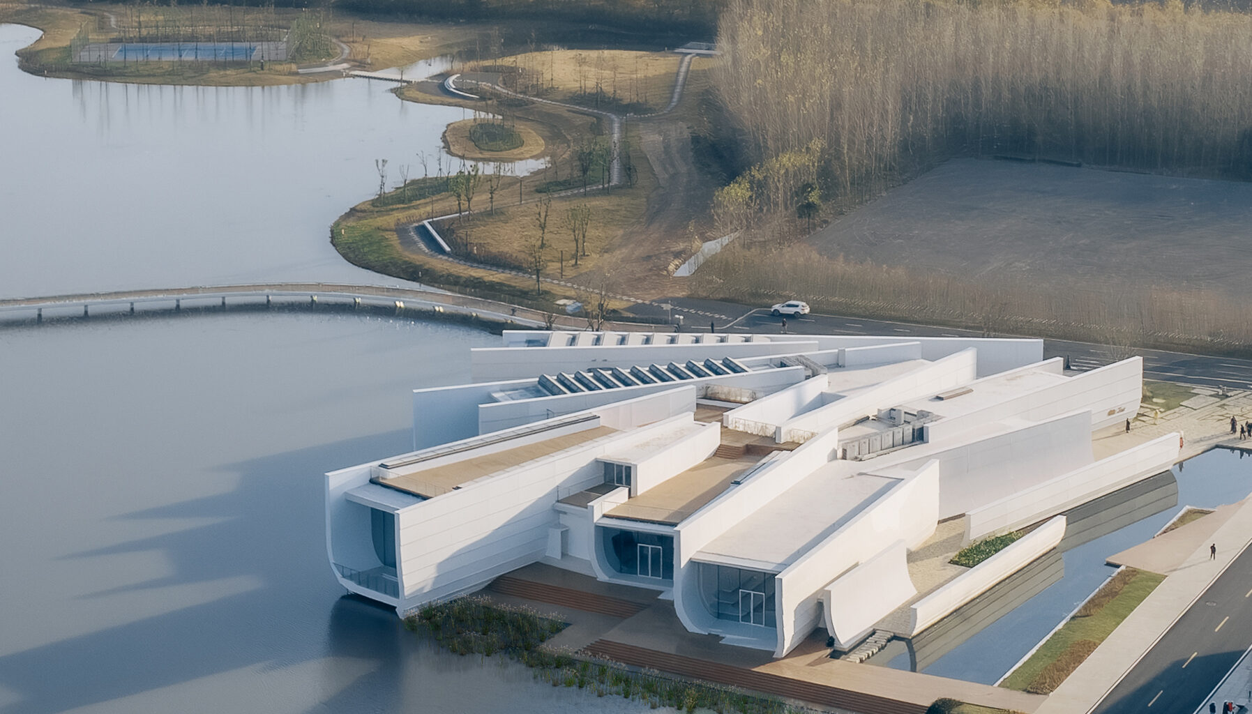 Chenhu Wetland Art Center / TAO (Trace Architecture Office)