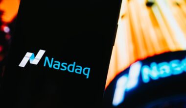 Nasdaq 100 rises as USD/JPY, Brent crude stall