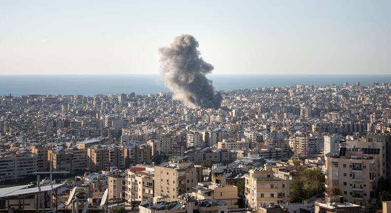 MIDDLE EAST LIVE: Strikes continue across Middle East as humanitarian concerns grow