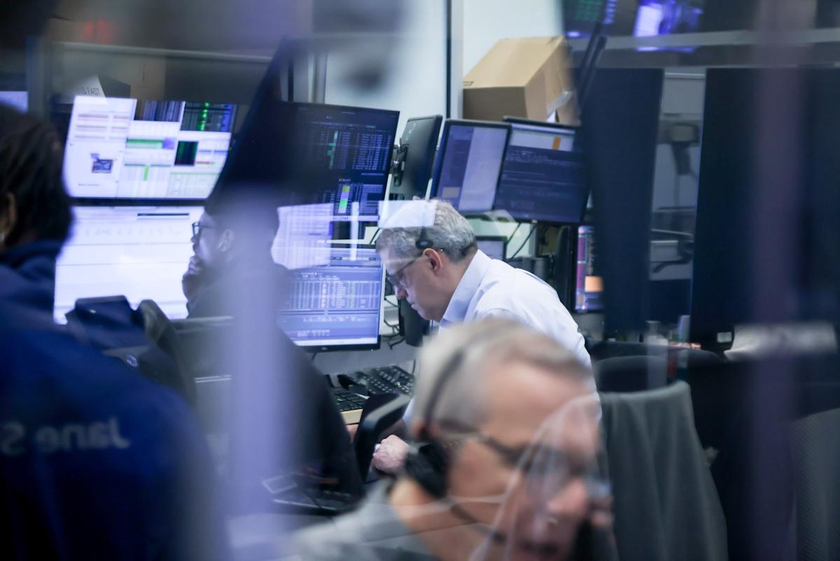 Bond Traders Scour Payrolls to Gauge Fed Path Amid Oil Shock