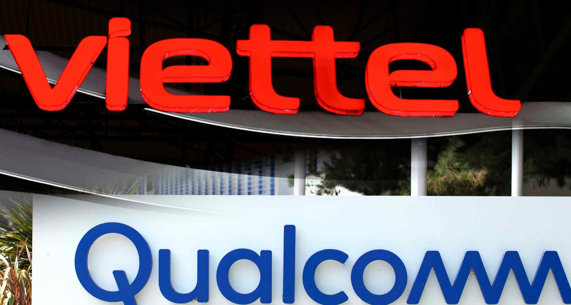 Qualcomm, Viettel strike deal to make AI smartphones in Vietnam