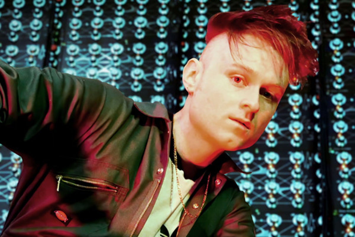 LOOK MUM NO COMPUTER, ‘Eins, Zwei, Drei’ review – This year’s UK Eurovision entry is a big heterosexual racket