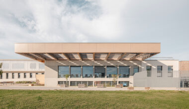 Voltaire College / NM2A | ArchDaily