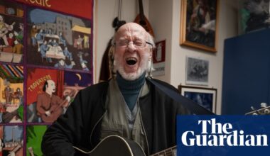 Singing the news: the story of Italy’s last ‘cantastorie’ – still performing in his 90s | Music