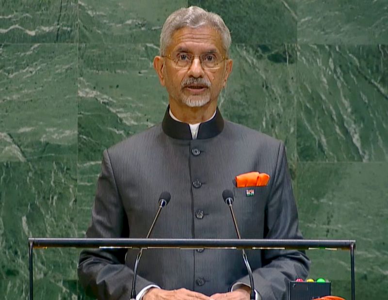 Paradoxical Statecraft: Sharp Tongue, Weak Knees