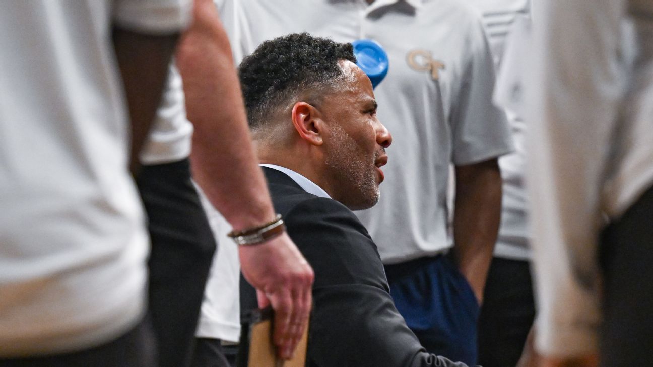 Tracking the latest men's college basketball coaching carousel buzz