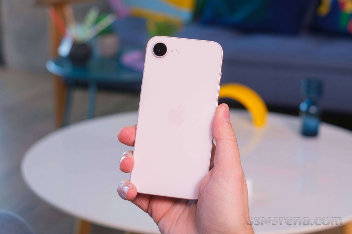 Apple iPhone 17e in for review