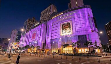 Lotte Department Store will light up main Myeong-dong branch in purple on the evening of March 19 to 22. Courtesy of Lotte Department Store