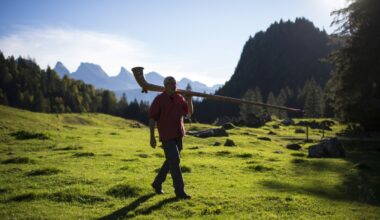 Cash, cuckoo clocks and confusion with Sweden – Switzerland as seen abroad 