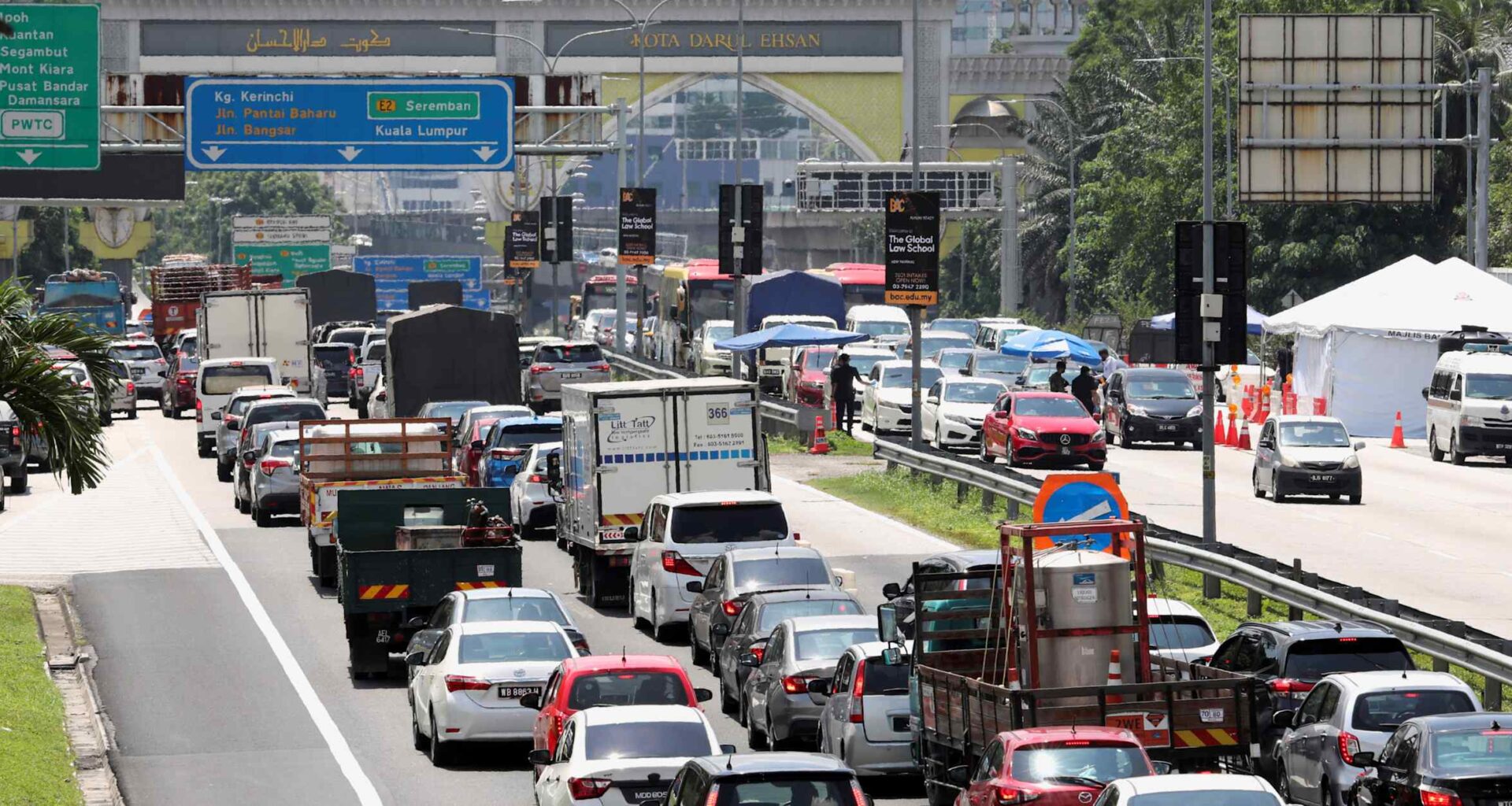 Malaysia to raise fuel subsidies more than fourfold to stabilize prices