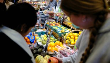 US economic growth sharply lower than estimated in fourth quarter