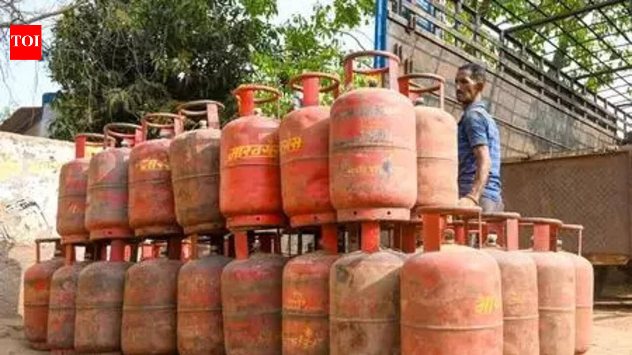 LPG Crisis in India Live Updates: 1,483 locations in Lucknow raided to check black marketing of cylinders