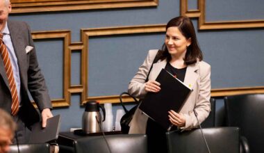 Government looks to tighten immigrants' residency requirements for lowest pension | Yle News