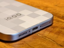 iQOO 15R's ports and controls