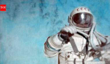 On this day in 1965, Russia beat the US in first spacewalk, but was shadowed by an oxygen crisis |