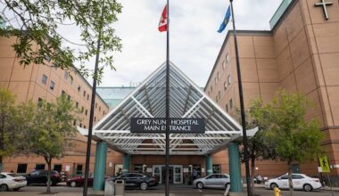 Edmonton emergency doctors and hospitalists warn of ER backlogs when stipend payments end