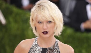 Taylor Swift Revives Her 2016 Met Gala Bangs at the 2026 iHeartRadio Music Awards
