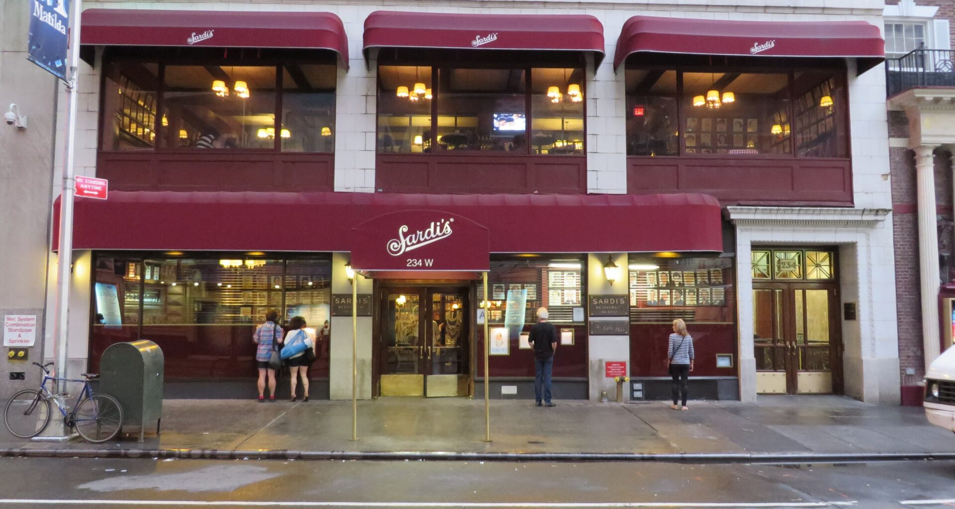 Why is Sardi's in NYC's Theater District Closing and When Will it Reopen?