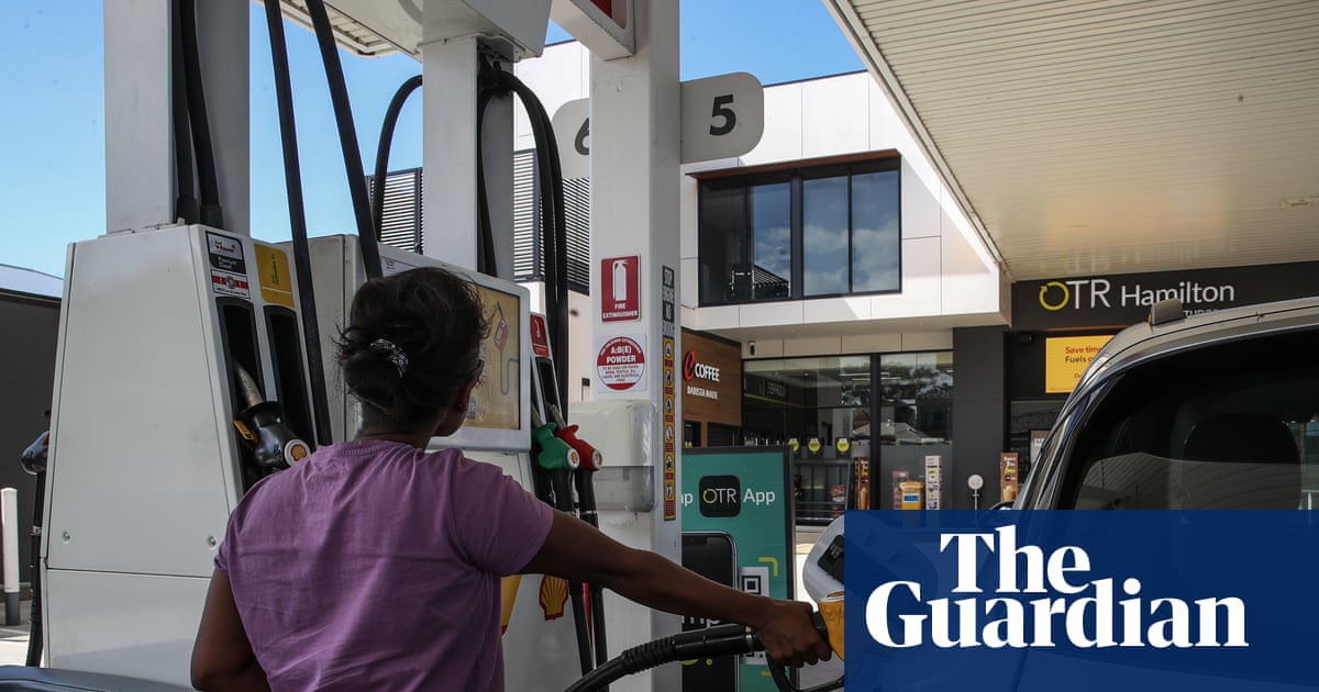 Distancing himself from Trump and a badly waged war in Iran might be the smartest move Albanese can make | Petrol prices