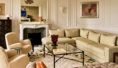 This Laura Gonzalez-Designed Paris Apartment Is the Definition of French Taste