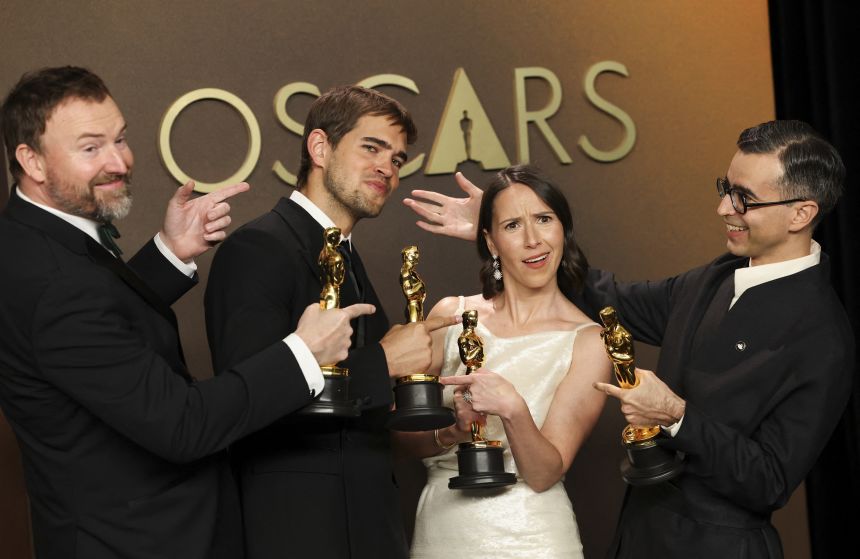 It's a tie! (From left) Sam A. Davis and Jack Piatt of 