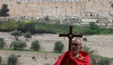 Israeli police block Catholic cardinal from Holy Sepulchre on Palm Sunday | Religion News