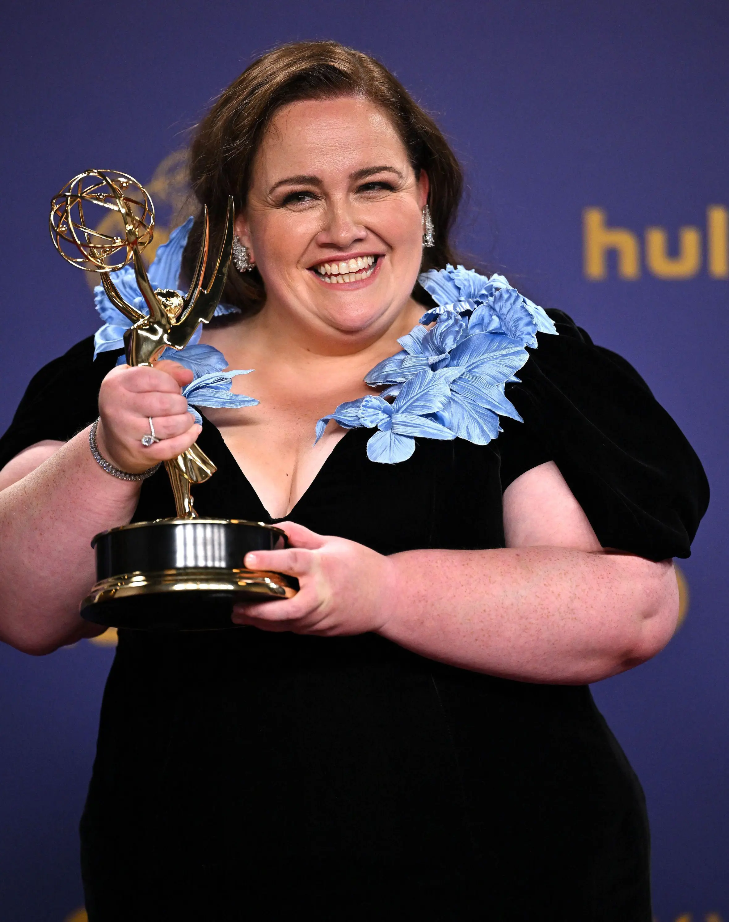 Los Angeles, United States. 15th Sep, 2024. Jessica Gunning holds her Emmy for the Outstanding Supporting Actress in a Limited or Anthology Series or Movie award for 'Baby Reindeer' backstage during the 76th annual Primetime Emmy Awards at the Peacoc
