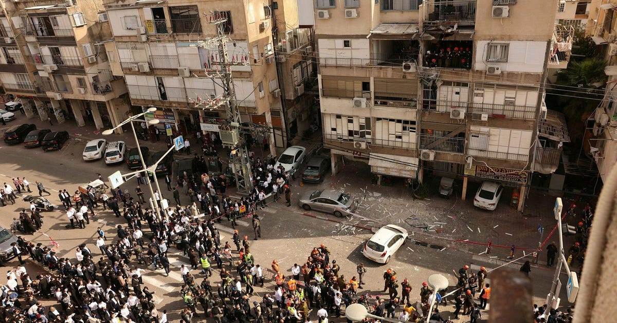 Six Wounded by Iranian Missile Strikes Across Central Israel - Haaretz