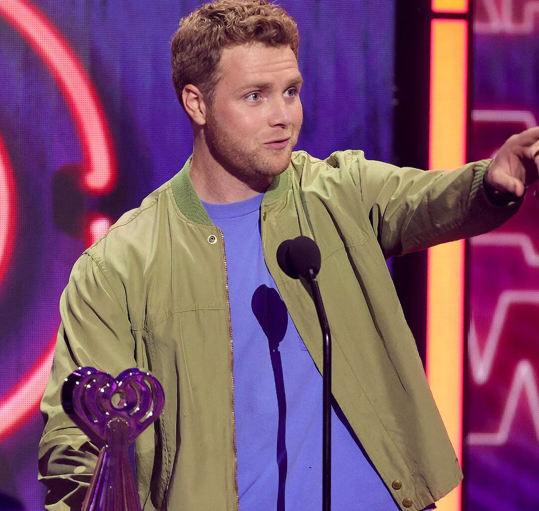 Alex Warren Song of the Year Win Speech Cut