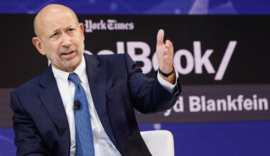 Former Goldman Sachs CEO says he ‘smells’ a 2008-style crisis brewing — could your 401(k) get caught in the crossfire?