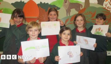 Twyford school pupils join hunt for runaway capybara - BBC
