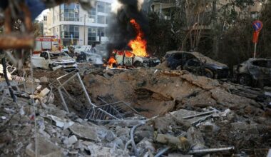 Iran Relaunches Hourly Missile Attacks at Israel After 11 Hours of Quiet; Hits in Tel Aviv, No Injuries - Haaretz