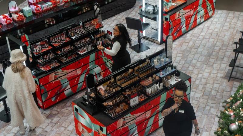 US retail sales down by 0.2% in January - breakingthenews.net