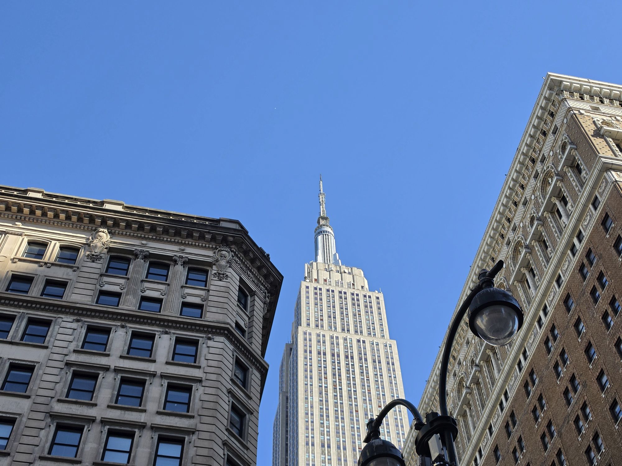 Photo Assist vs Ask Photos sample.