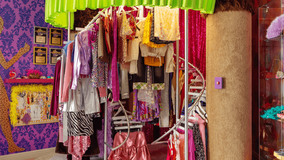 The National Desk dark theme brand icon