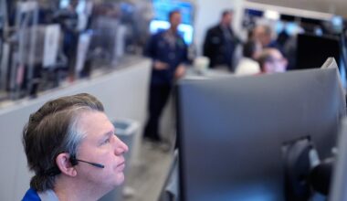 Dow falls more than 1,000 points, S&P 500 and Nasdaq tank as Iran war jitters return with another oil surge