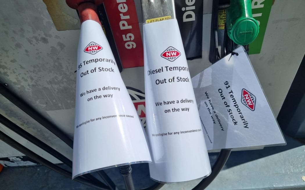 The petrol station at New World Levin is out of fuel on 19 March 2026.