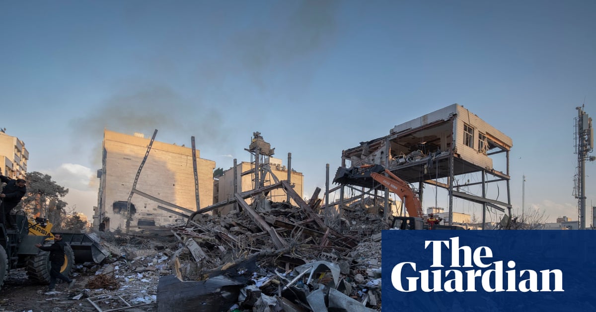 Civilian deaths in Iran pass 700 amid fear of bombs and regime clampdown | Iran