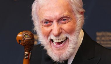 Dick Van Dyke Credits His Longevity to One Habit, And Science Supports It : ScienceAlert