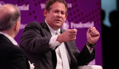 Top Wall Street minds see AI rotation ahead as bitcoin seeks role in new cycle