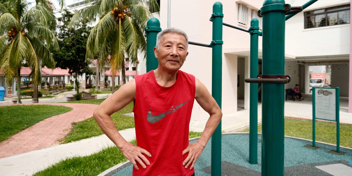At 85, I Can Still Work Out on the Bars and Do Headstands With My Wife