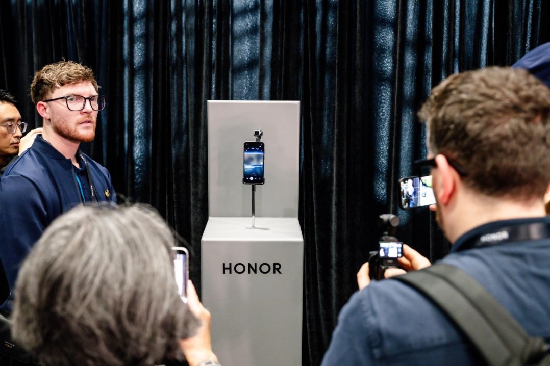 Honor unveils Robot Phone ahead of MWC Barcelona