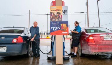 Consumers to Feel Pinch From Iran Clash Even If Stocks, Dollar Don't