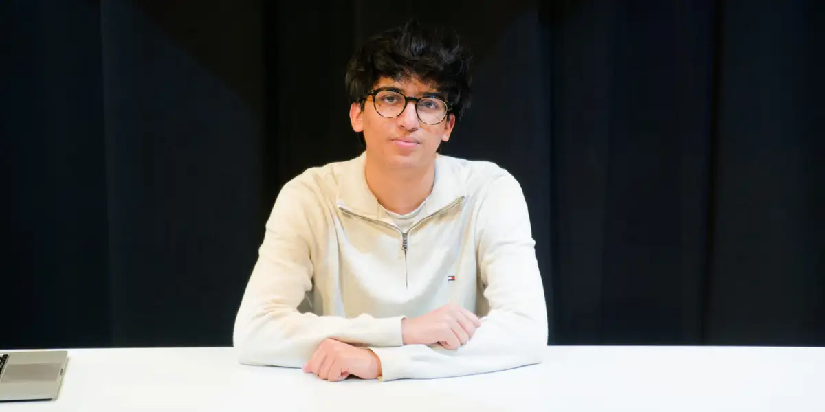 Teen Refused $300,000 to Drop Out of High School and Run AI Startup
