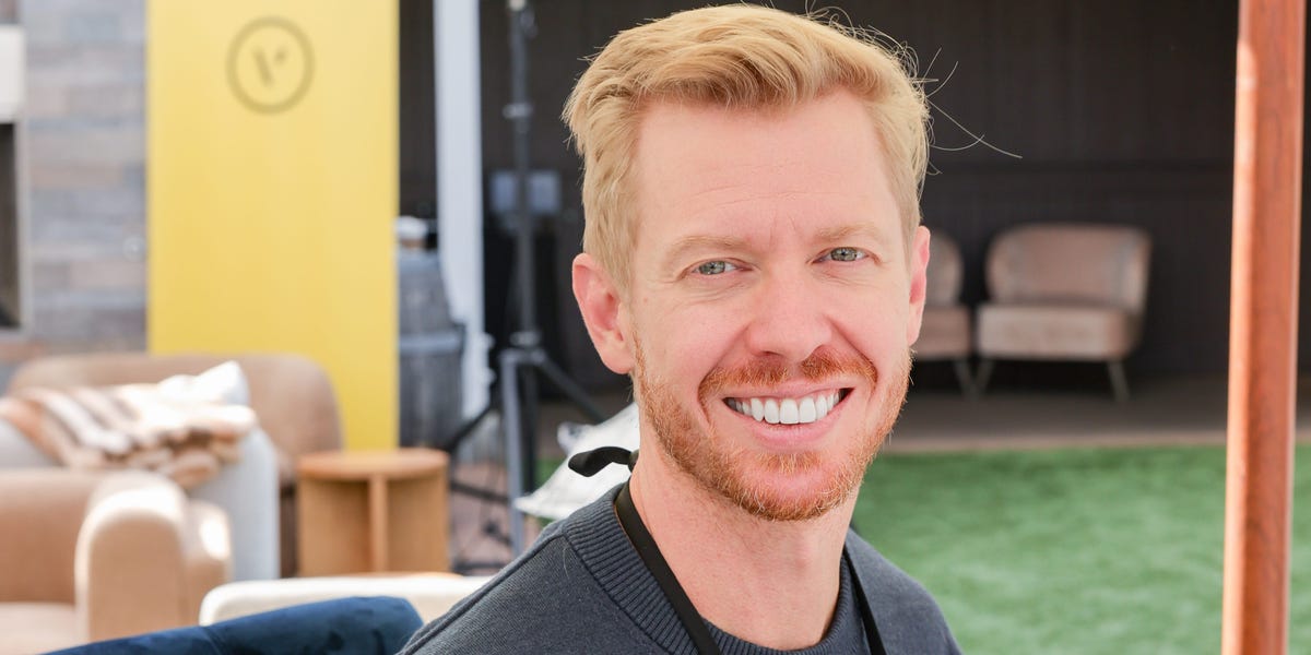 Reddit CEO Says College Grads Are "AI Native," Making Them Great Hires