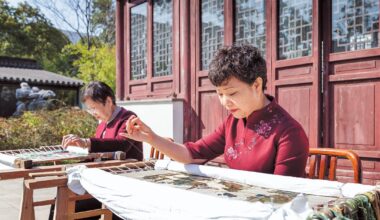 Silk weaver embraces timeless tradition