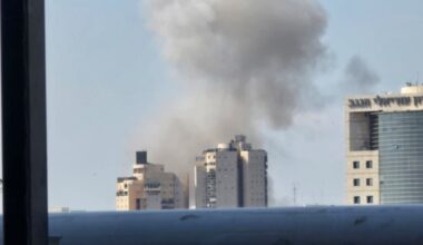Anti-missile batteries fire interception missiles toward incoming ballistic missiles launched from Iran, as seen over Tel Aviv during the war with Iran and ongoing missile fire toward Israel, March 1, 2026.